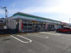 ファミリーマート　石和窪中島店