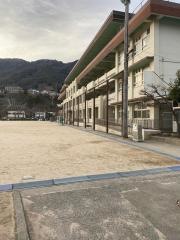 八木小学校