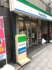 ファミリーマート　築地六丁目店