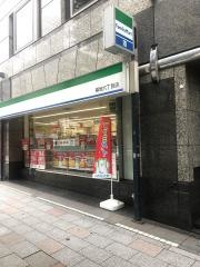 ファミリーマート　築地六丁目店