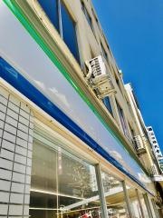 ファミリーマート　栄二丁目店