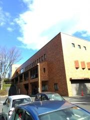 知多市立中央図書館