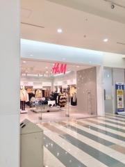 Ｈ&Ｍ　アリオ亀有店