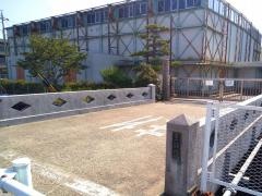 津島市立神守中学校