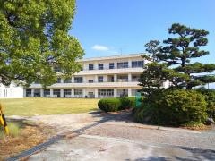 津島市立神守中学校