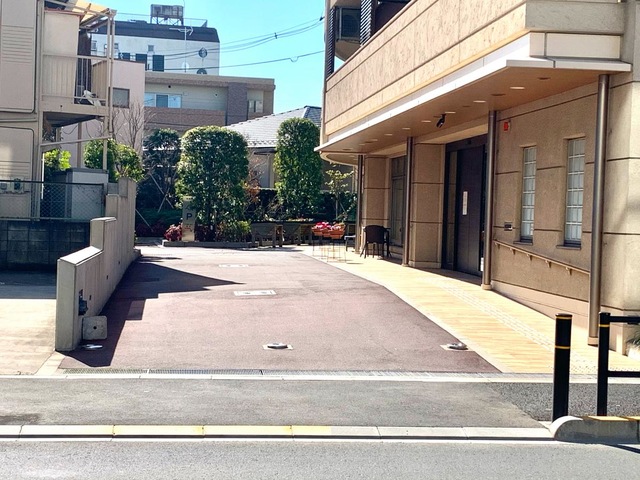 グランフォレストときわ台の入口通路外観