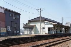 戸出駅