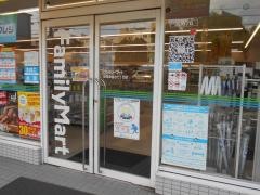 ファミリーマート　吹田津雲台七丁目店