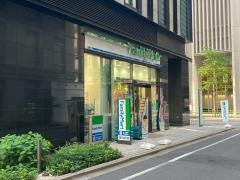 ファミリーマート　日本橋本町店