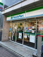 ファミリーマート　福岡渡辺通四丁目店