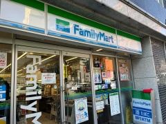 ファミリーマート　福岡渡辺通四丁目店