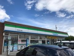 ファミリーマート　津河芸町中瀬店