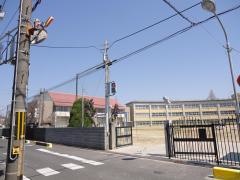 東忠岡小学校