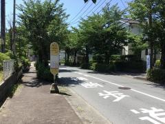 「坪ノ内」バス停留所