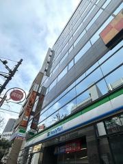 ファミリーマート　専大通り店