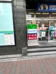 ファミリーマート　専大通り店