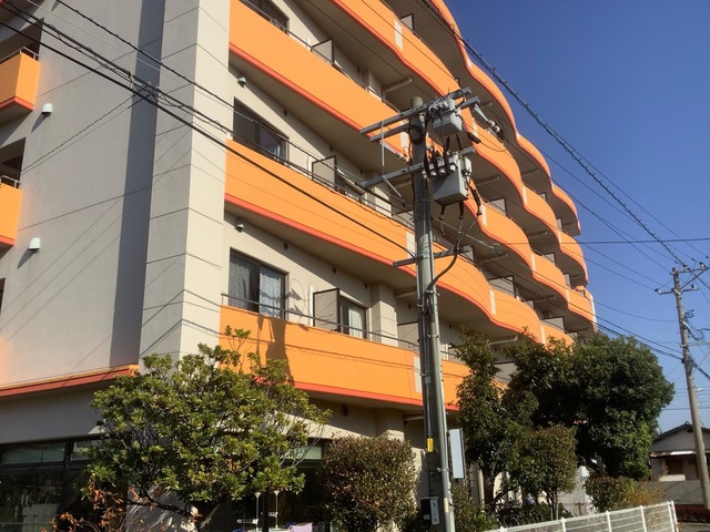 有料老人ホームアイポケット亀山 建物全景