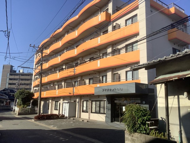 有料老人ホームアイポケット亀山 建物全景