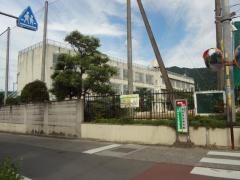 中高安小学校