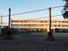 足近小学校