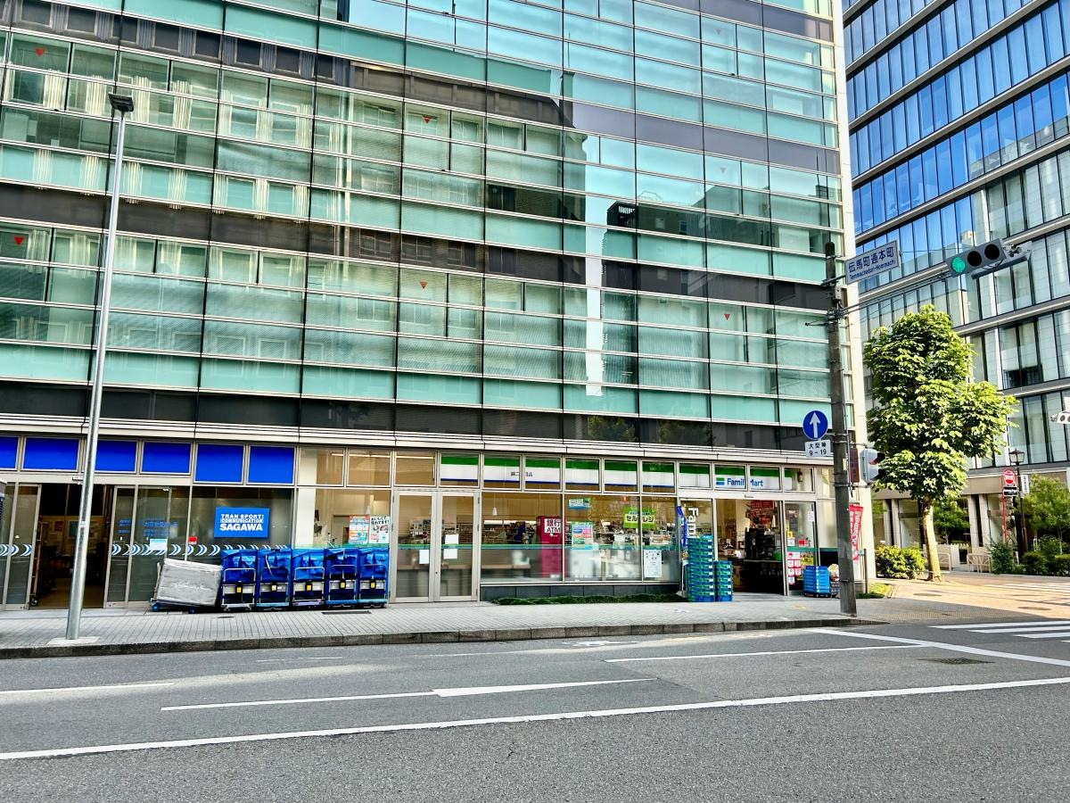 ファミリーマート　錦二丁目店　で撮影