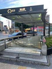 「桜山」バス停留所