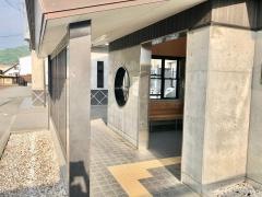 市川本町駅