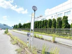 「国道高井」バス停留所