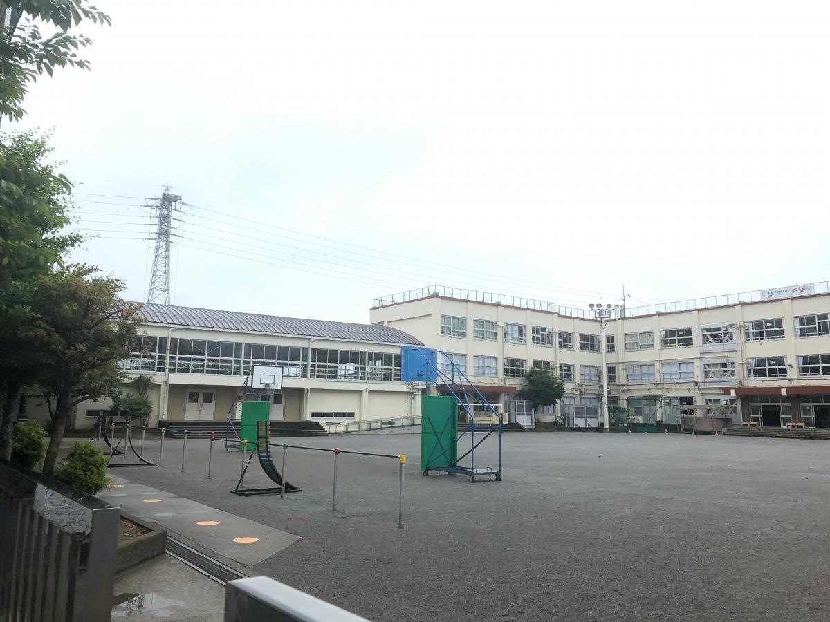 西新井第二小学校です。