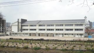 府中小学校