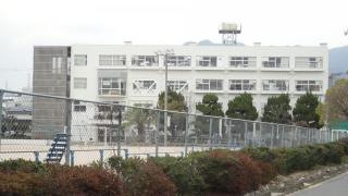 府中小学校