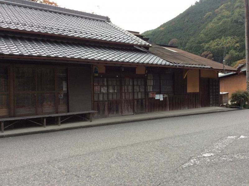 上小栗栖バス停留所