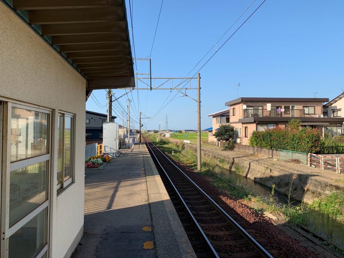 石川県白山市　曽谷駅