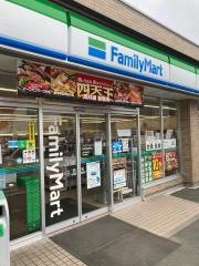 ファミリーマート　伊勢御薗町店