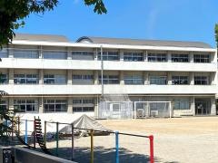 日岡小学校