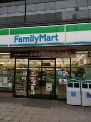 ファミリーマート　アプローズ県庁前店