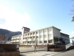 伊里小学校