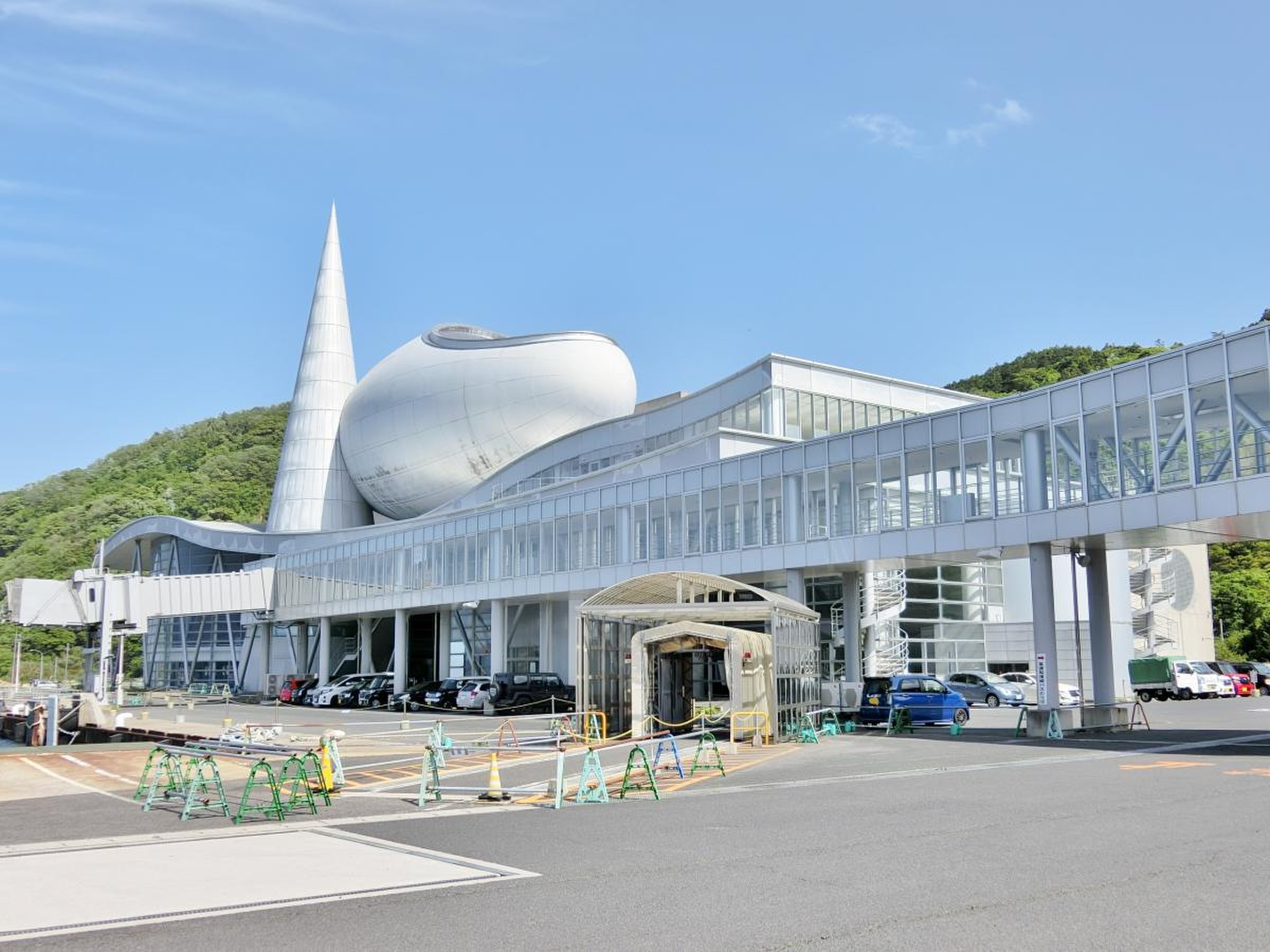 七 類 港