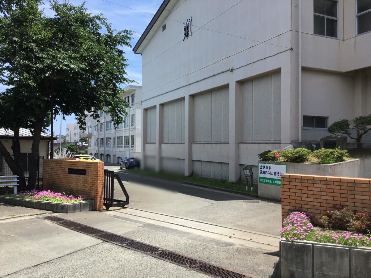 東豊中学校です。