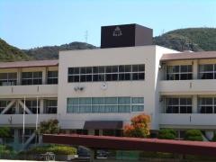 周南市立菊川中学校
