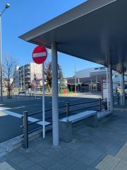 「布田」バス停留所