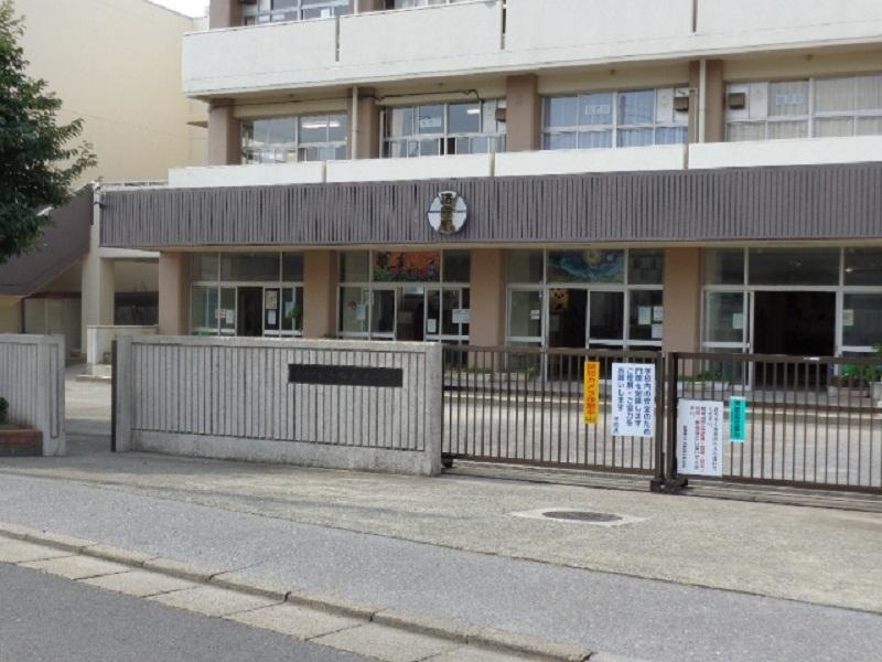校門の様子