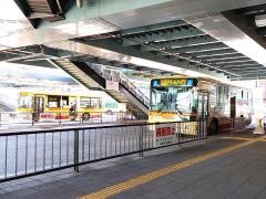 「戸塚駅西口」バス停留所