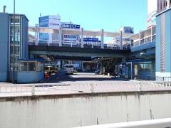 「戸塚駅西口」バス停留所