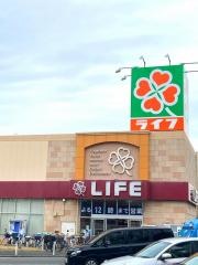 ライフ　扇大橋駅前店