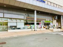 セブンイレブン　高松瓦町駅東口