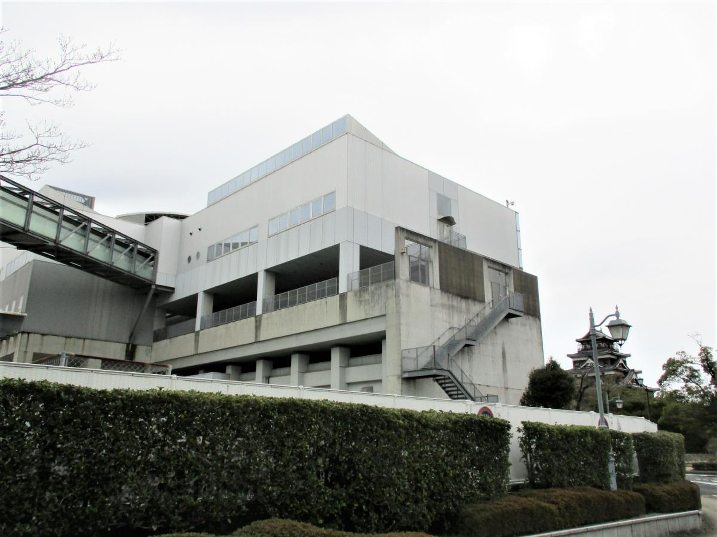 広島 市立 基 町 高等 学校
