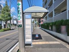 「青葉台小学校入口」バス停留所