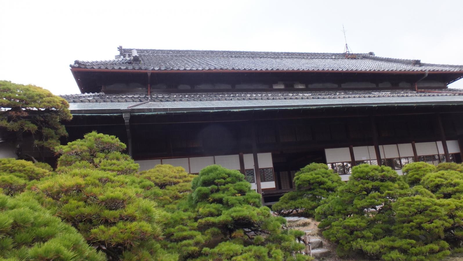立派な本館
