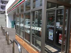 セブンイレブン　浦添前田店